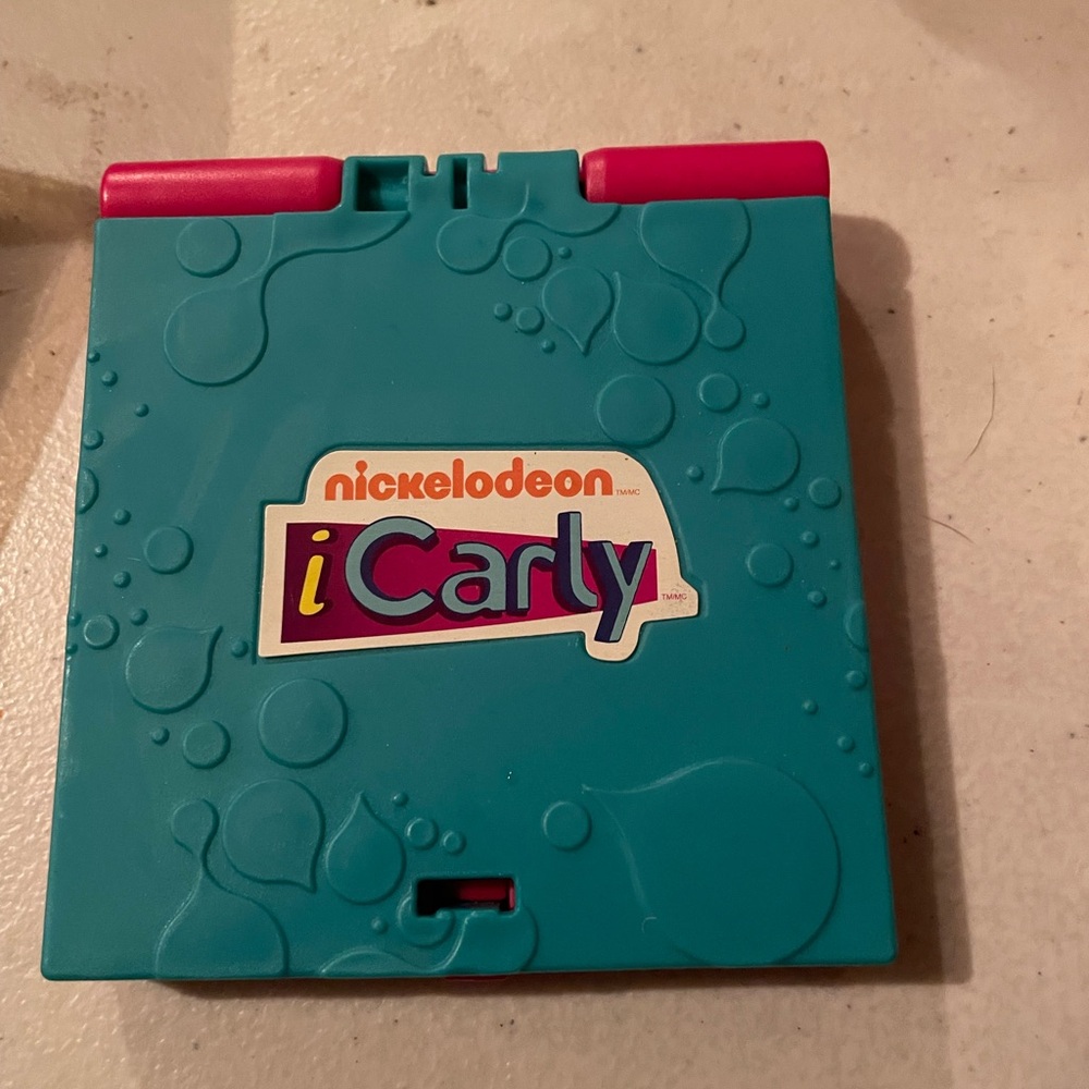Nickelodeon iCarly Teal and Pink Compact